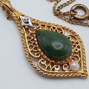 Vintage Jade Pearl Pendant Necklace Pat Pend Gold Tone 18 Inch Chain